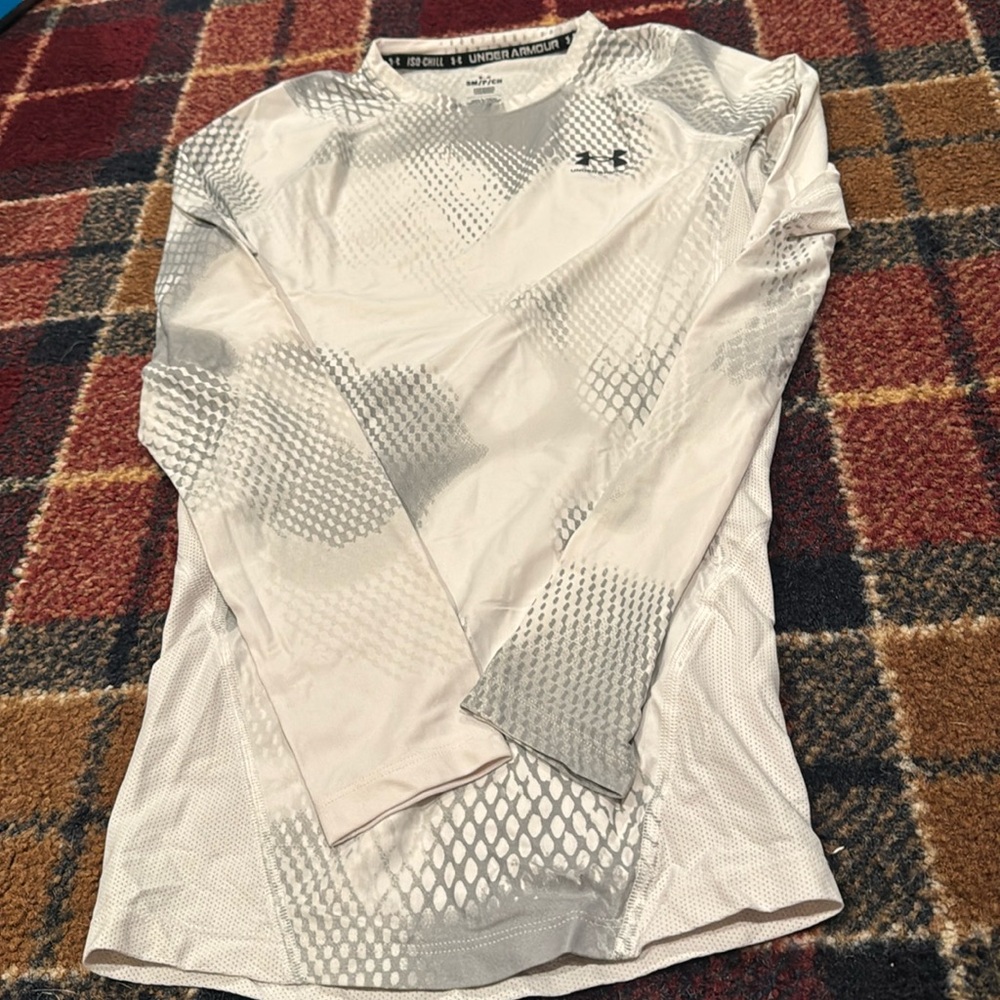 Men’s underarmor size small compression shirt. Worn a few times..